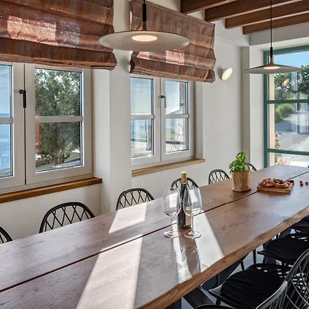 Villa Casa Geni-heated Pool, 3 Bedrooms, Sea Views Omiš