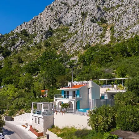 Villa Casa Geni-heated Pool, 3 Bedrooms, Sea Views *