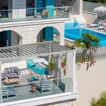 Casa Geni-heated Pool, 3 Bedrooms, Sea Views Omiš