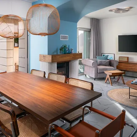 Villa Casa Geni-heated Pool, 3 Bedrooms, Sea Views *