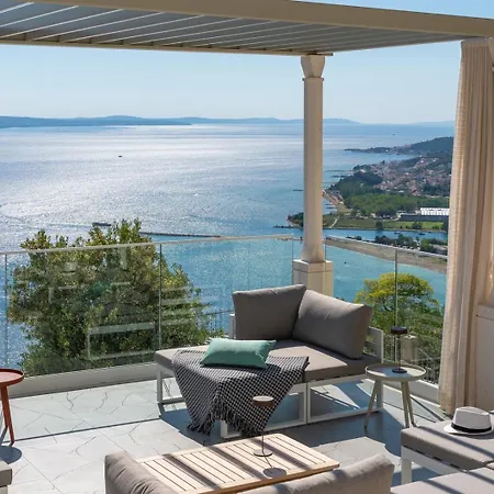 Villa Casa Geni-heated Pool, 3 Bedrooms, Sea Views *