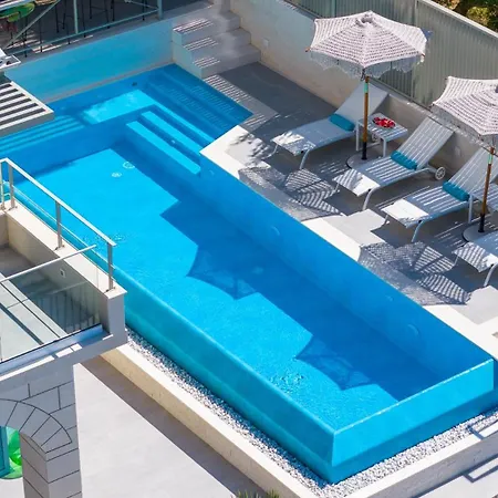 Villa Casa Geni-heated Pool, 3 Bedrooms, Sea Views Omiš