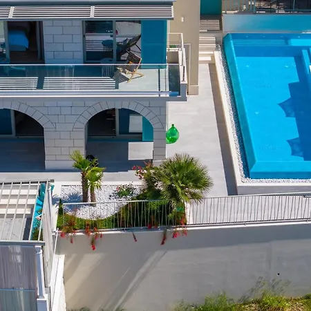 Casa Geni-heated Pool, 3 Bedrooms, Sea Views * Omiš